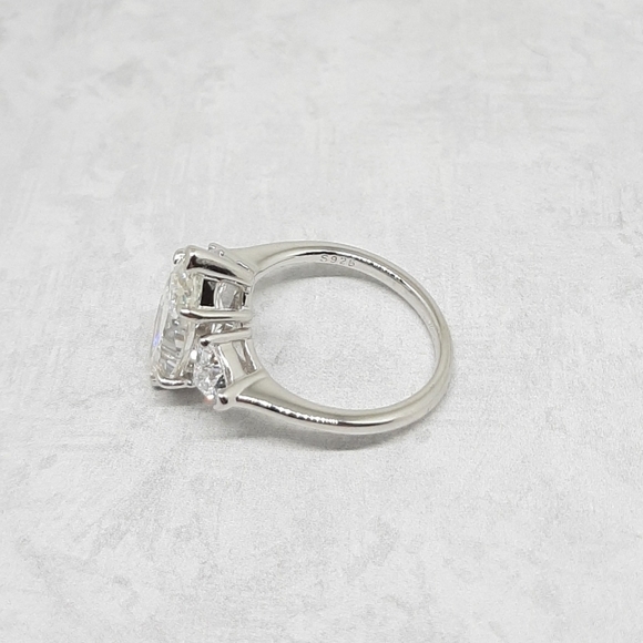 Marquise Cut White Topaz Trillion Side Stones .925 Sterling Silver Ring New sz 7 - Picture 6 of 6